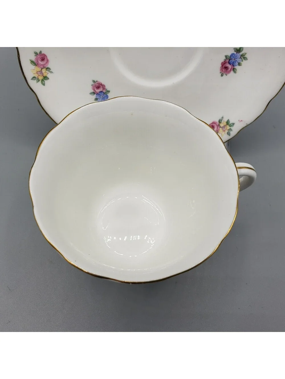 VTG Colclough Teacup & Saucer Petite Rose Bouquets Gold Trim Bone China England